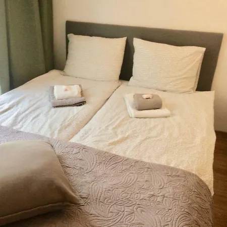 Studio 3 Peaceful Loft City Centre Plac Zbawiciela 公寓 *